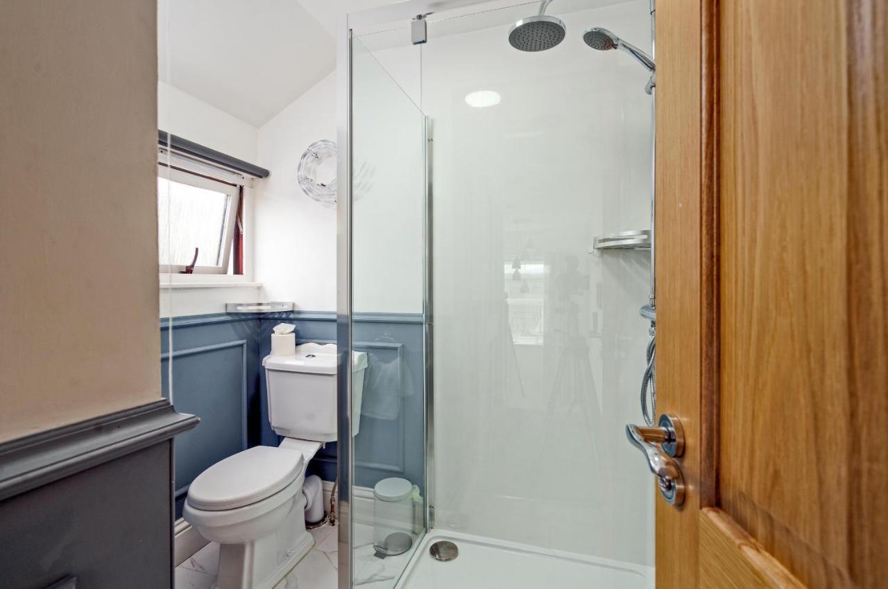 Clovelly House Beautiful 5 Bedroom, 5 Bathroom Holiday home Berwick Upon Tweed