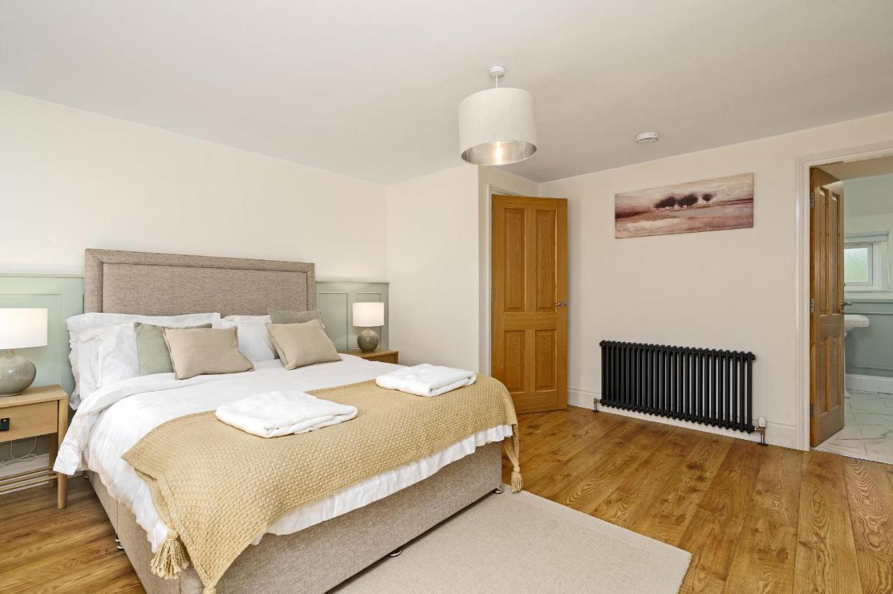 Clovelly House Beautiful 5 Bedroom, 5 Bathroom *